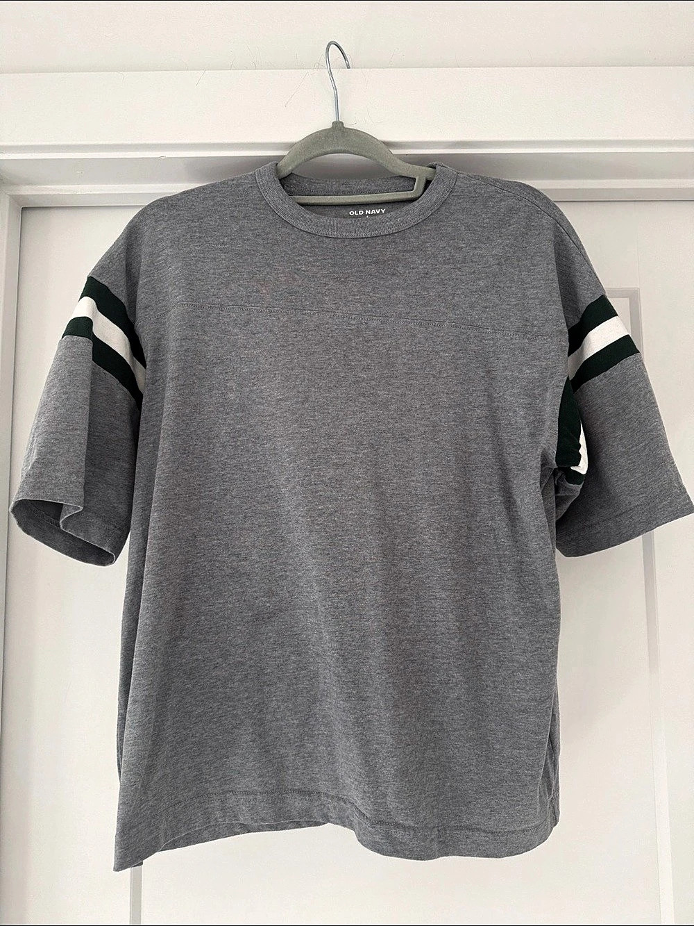 Old Navy Men's Color Block Short Sleeve Tee in Gray & Green Like New